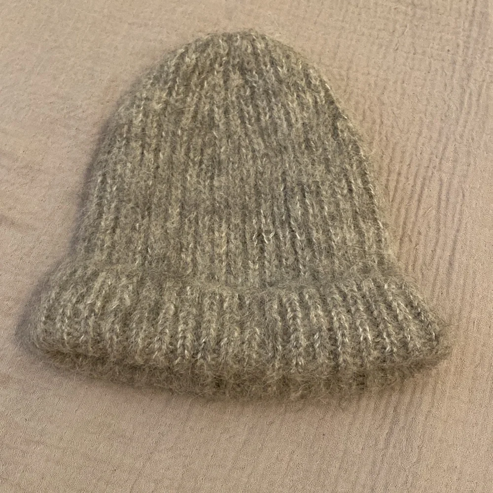 H&M Wool Alpaca Blend Soft Gray Knit Hat. New . No tags